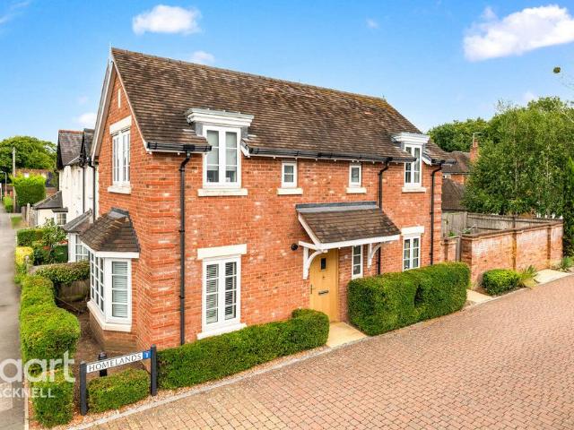 North Street, WINDSOR 2 bed detached house to rent £2,850 pcm £658 pw
