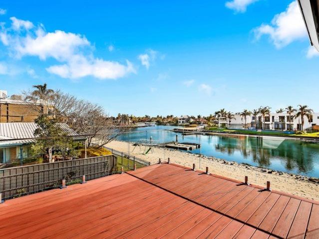 North Sun, Expansive Views & Absolute Beachfront Living