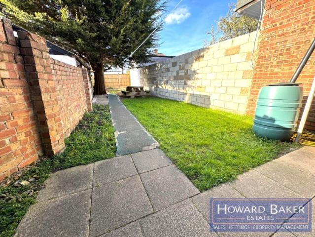 Northolme Gardens, Edgware, HA8