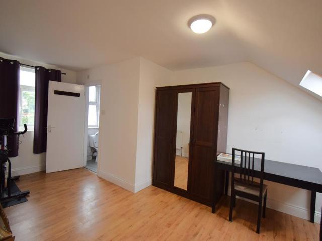 Northolt Road, Harrow HA2 3 bed flat to rent £2,150 pcm £496 pw
