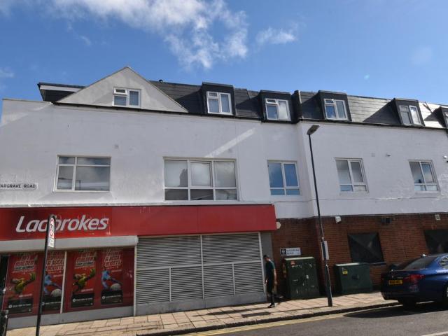 Northolt Road, HARROW, HA2 2 bed flat to rent £1,900 pcm £438 pw