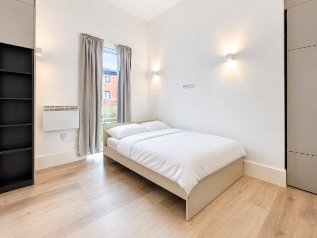 Northolt Road, Harrow HA2 Studio to rent £1,180 pcm £272 pw