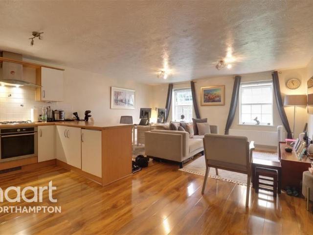 Northampton 1 bed flat to rent £1,000 pcm £231 pw
