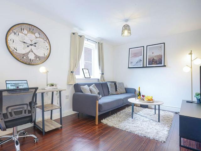 Northampton District NN3, 2 bed flat to rent, £3,038 pcm | PrimeLocation