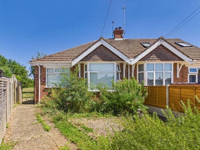 Northampton Road, Roade NN7, 2 bed semi detached bungalow to rent, £1,350 pcm | PrimeLocation