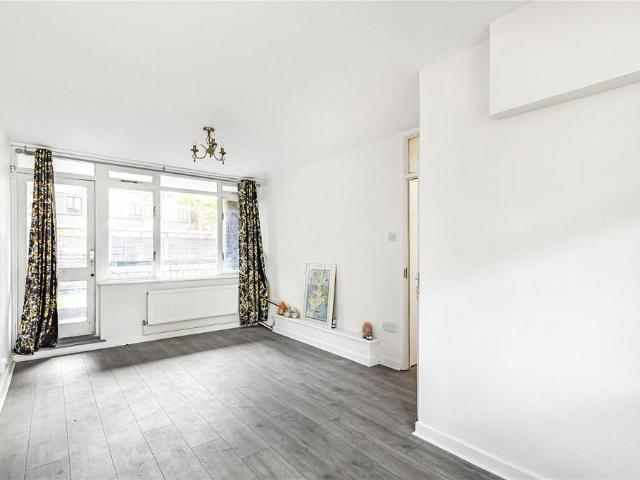 Northampton Street, London, N1 2 bed apartment to rent £2,700 pcm £623 pw