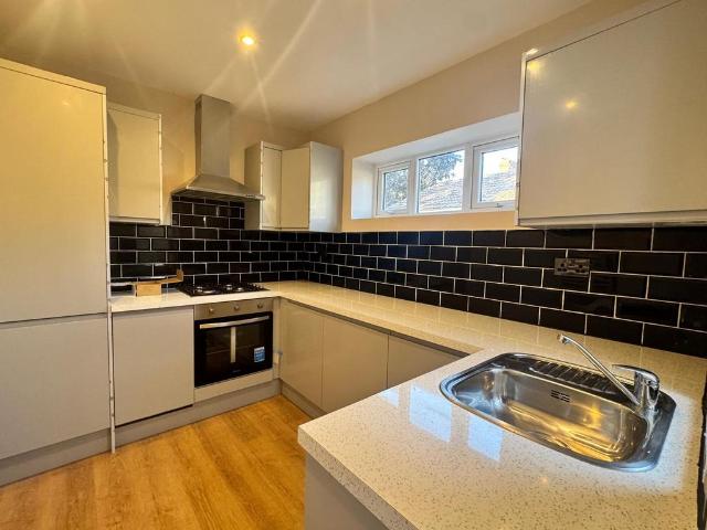 Northborough Road, SW16 2 bed flat to rent £1,800 pcm £415 pw