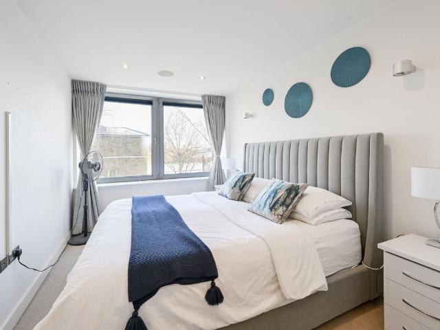 Northbourne Road, Clapham, London SW4, 2 bed flat to rent, £3,000 pcm | PrimeLocation