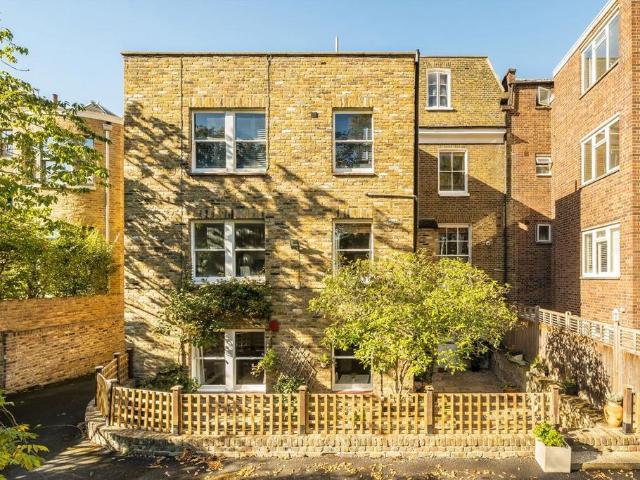 Northbourne Road, London SW4 2 bed flat to rent £3,000 pcm £692 pw