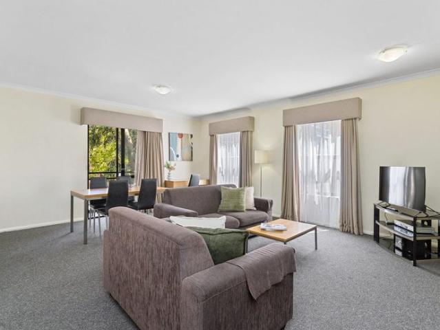 Northbridge Apartment*Fully Furnished*Short & Long Term Rental*Full Amenities*Parking*Downtown