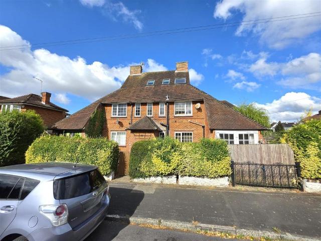Northbrook Road, Aldershot 3 bed maisonette to rent £1,650 pcm £381 pw
