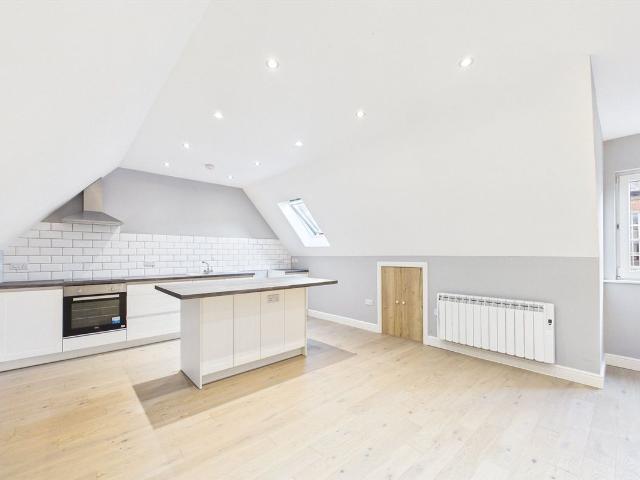 Northbrook Street, Newbury, Berkshire RG14, 1 bed flat to rent, £995 pcm | PrimeLocation