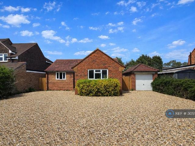 Northcote Crescent, West Horsley, KT24 2 bed bungalow to rent £2,750 pcm £635 pw