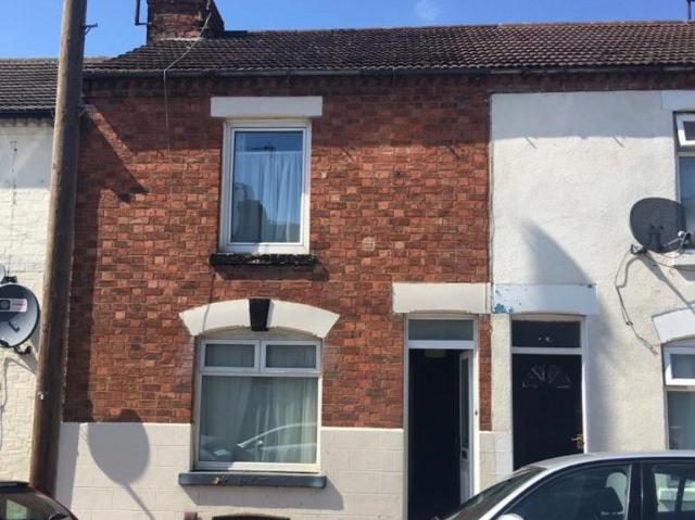Northcote Street, Northampton NN2 4 bed terraced house to rent £1,592 pcm £367 pw