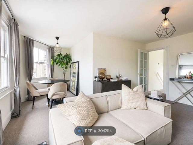 Northcote Road, London SW11, 2 bed maisonette to rent, £3,400 pcm | PrimeLocation
