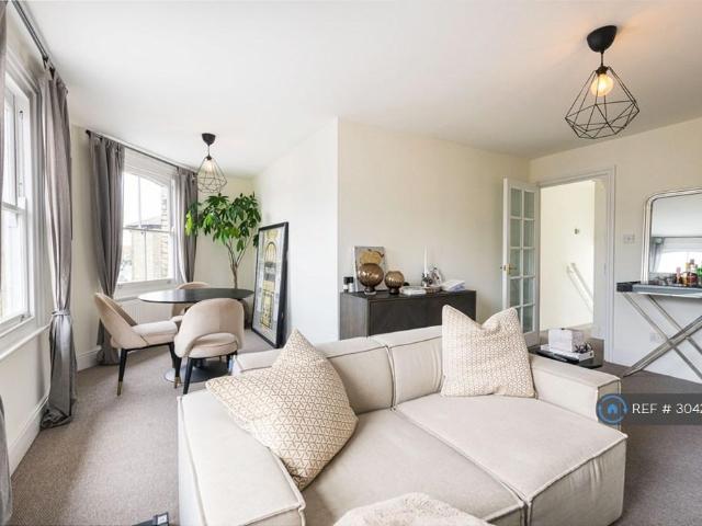 Northcote Road, London, SW11 2 bed maisonette to rent £3,400 pcm £785 pw