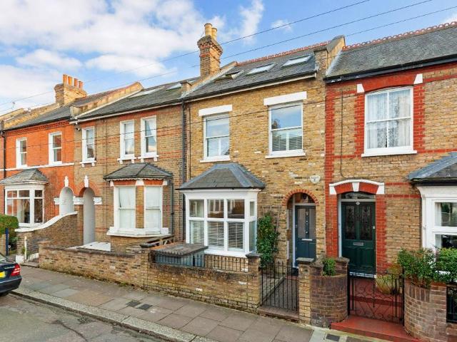 Northcote Road, St Margaret's 4 bed terraced house to rent £4,500 pcm £1,038 pw