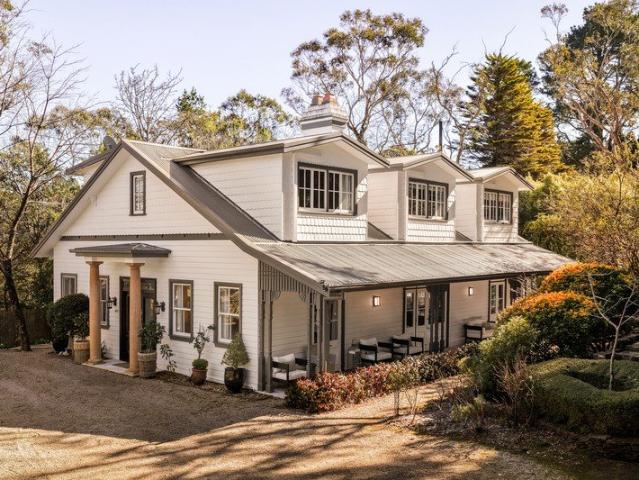 Northcote Villa | A Refined Leura Retreat