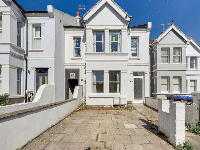 Northcourt Road, Worthing BN14, 2 bed flat to rent, £1,300 pcm | PrimeLocation