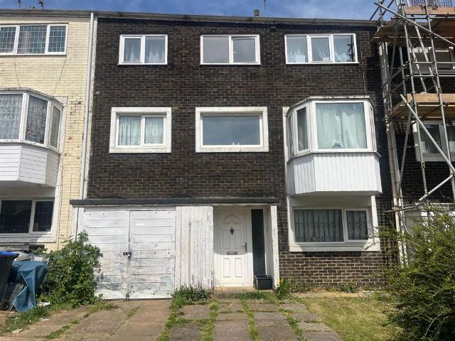Northdown Road, Hatfield 4 bed terraced house to rent £2,100 pcm £485 pw