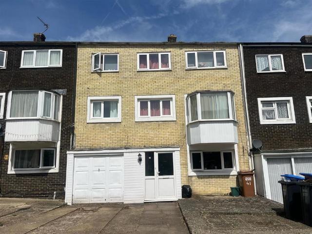 Northdown Road, Hatfield 5 bed terraced house to rent £2,375 pcm £548 pw