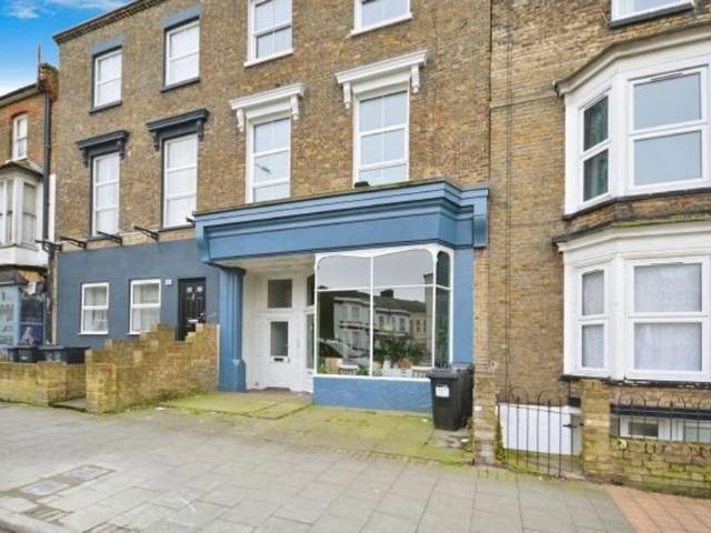 Northdown Road, Margate, CT9 2RB 1 bed flat to rent £800 pcm £185 pw