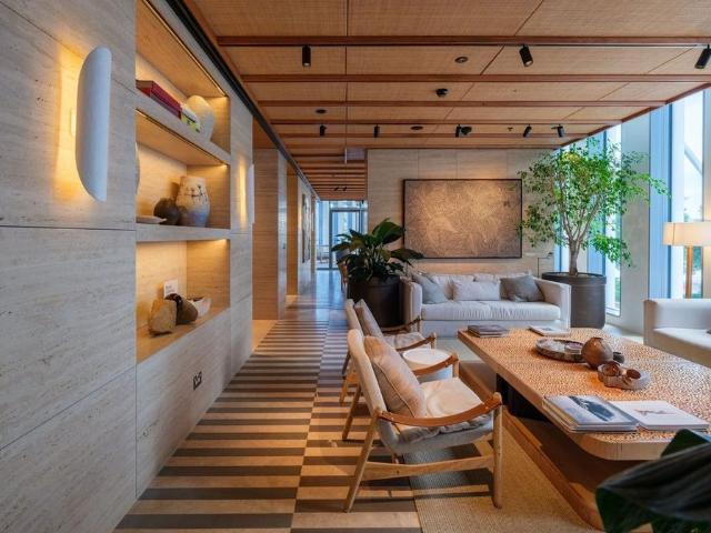 Northeast Facing Luxury 2 Bed + Study I Move In Immediately