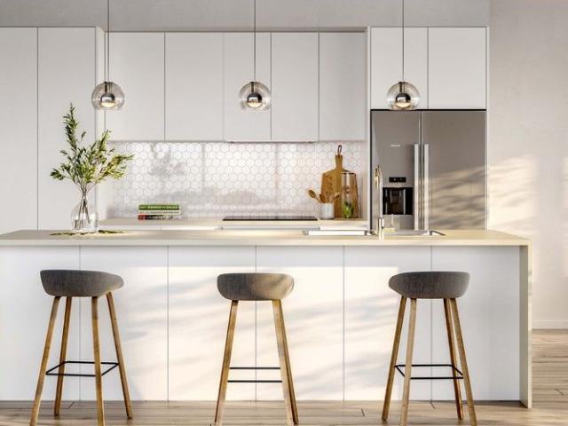 NORTHEAST FACING 3 BEDROOM HOME ON THE EDGE OF THE BUSTLING CBD