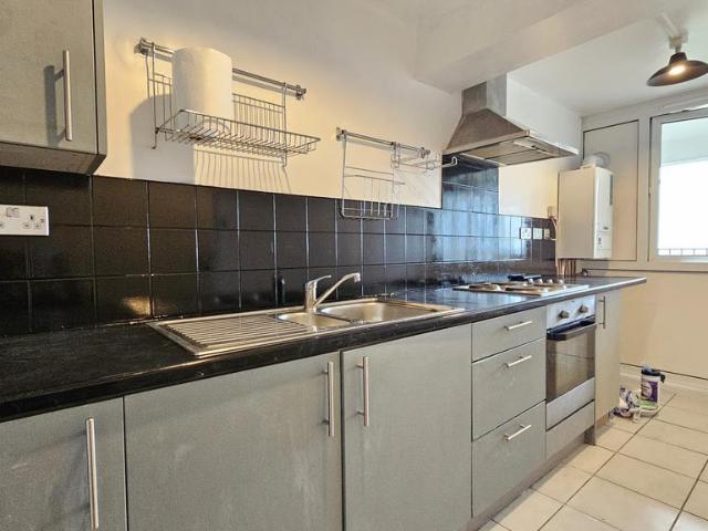 Northend Road, Erith, DA8 2 bed flat to rent £1,550 pcm £358 pw