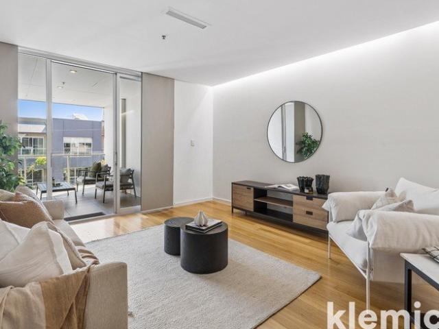 Northerly city views and contemporary living in the heart of Adelaide