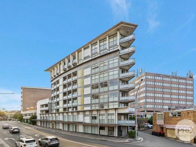 Northerly Facing 2 Bedroom Retreat in Ultra Convenient Location