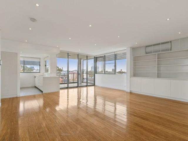 NORTHERN ASPECT STYLISH MODERN APARTMENT