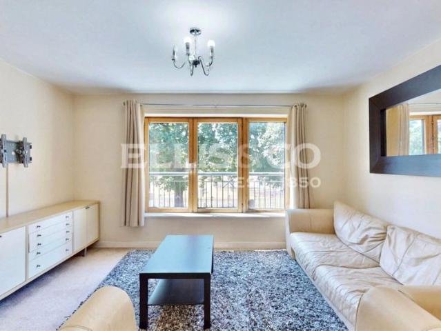Northfield Avenue, W13, London