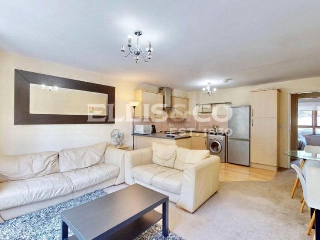 Northfield Avenue, W13, London