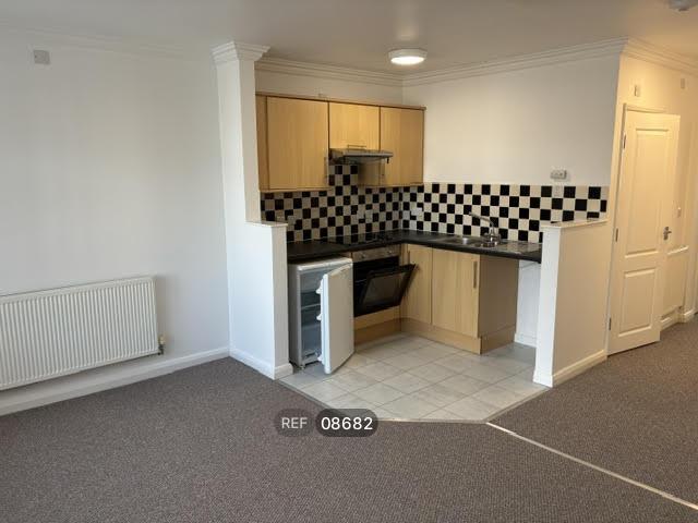 Northfield Avenue, Hessle, HU13 9DJ 1 bed flat to rent £575 pcm £133 pw