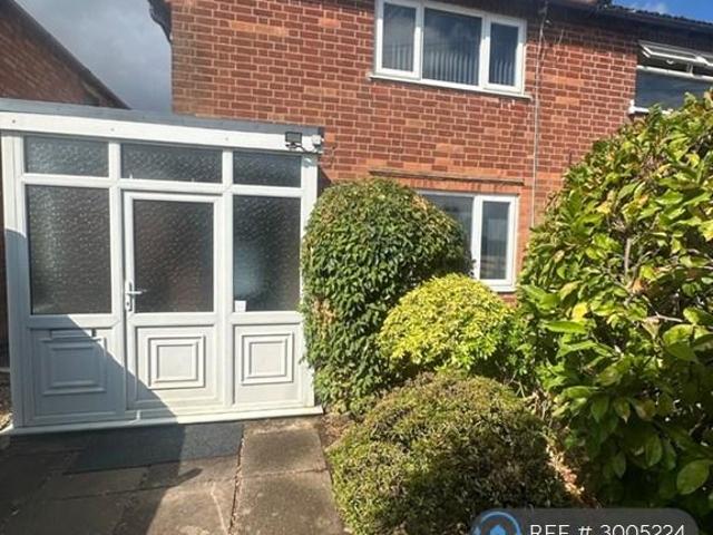 Northfield Avenue, Leicester, LE4 3 bed semi detached house to rent £1,200 pcm £277 pw