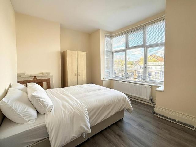 Northfield Avenue, London, W13 1 bed in a flat share to rent £850 pcm £196 pw