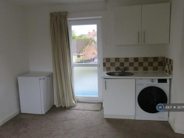 Northfield, Birmingham, B31 Studio to rent £700 pcm £162 pw