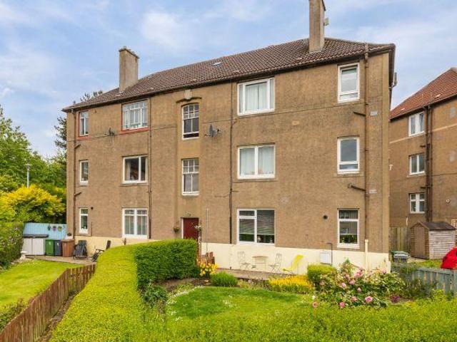 Northfield Farm Road, Duddingston. 2 bed flat to rent £1,150 pcm £265 pw
