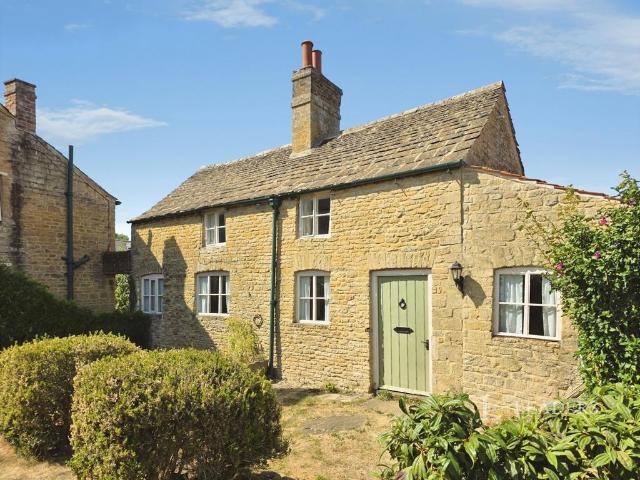 Northfield Lane, Nassington. 3 bed semi detached house to rent £1,850 pcm £427 pw