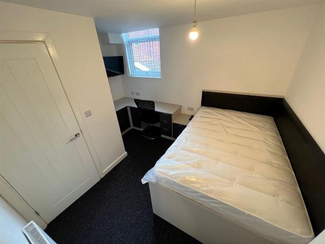 Northfield Road, Coventry CV1, 5 bed terraced house to rent, £2,500 pcm | PrimeLocation