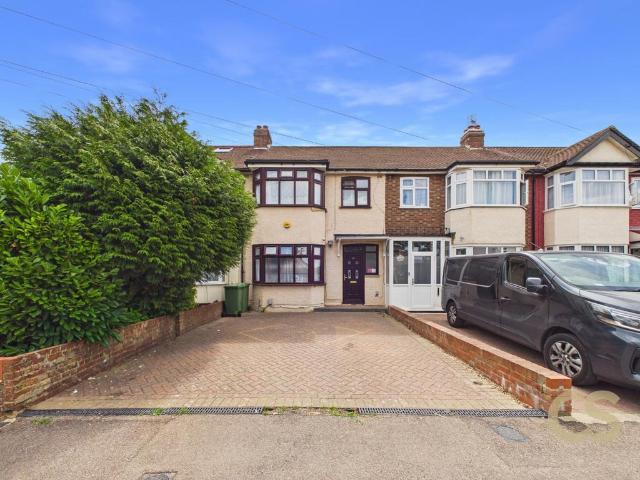 Northfield Road, Waltham Cross. 3 bed terraced house to rent £2,250 pcm £519 pw