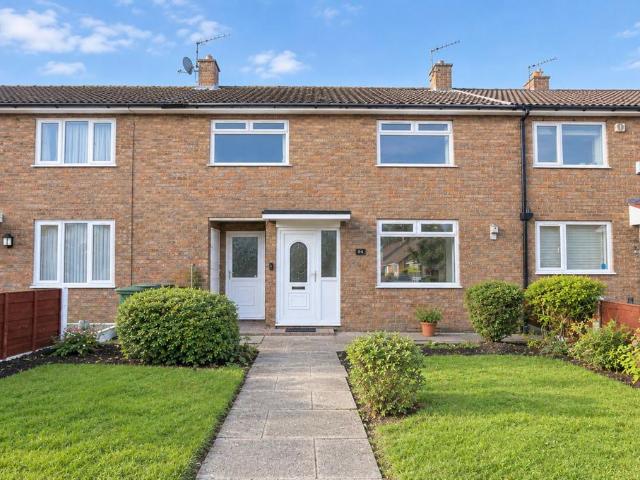 Northfields, Knutsford, Cheshire, WA16 3 bed terraced house to rent £1,100 pcm £254 pw