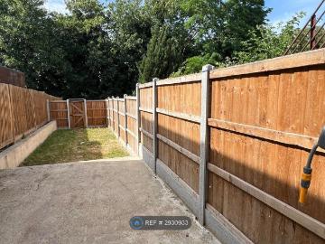 Northfleet, Gravesend DA11, 1 bed flat to rent, £1,200 pcm | PrimeLocation