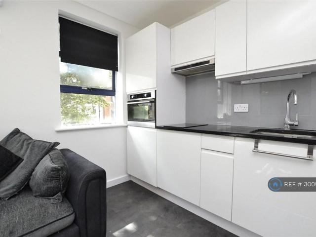 Northgate Court, Gloucester, GL1 1 bed flat to rent £900 pcm £208 pw