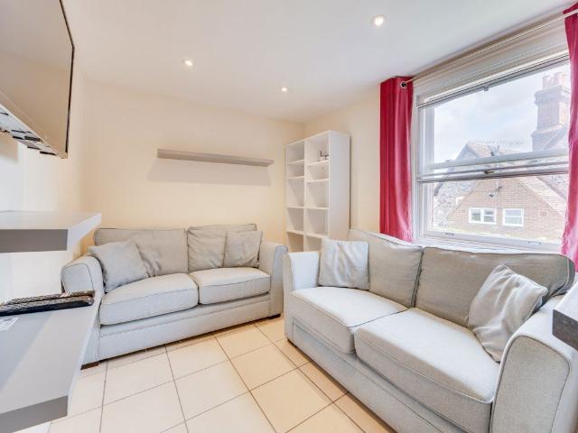 Northgate Flat, Canterbury CT1, 4 bed flat to rent, £1,478 pcm | PrimeLocation