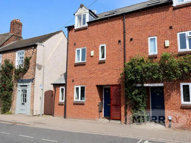 Northgate, Oakham LE15 3 bed end of terrace house to rent £1,200 pcm £277 pw