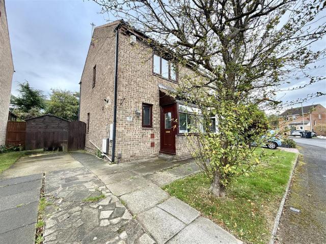 Northiam Close, Hemlington. 2 bed semi detached house to rent £750 pcm £173 pw