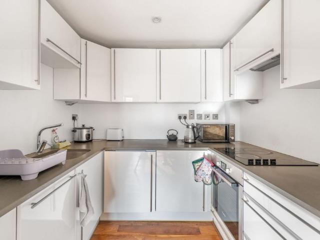 Northington Street, Bloomsbury. 2 bed flat to rent £6,500 pcm £1,500 pw