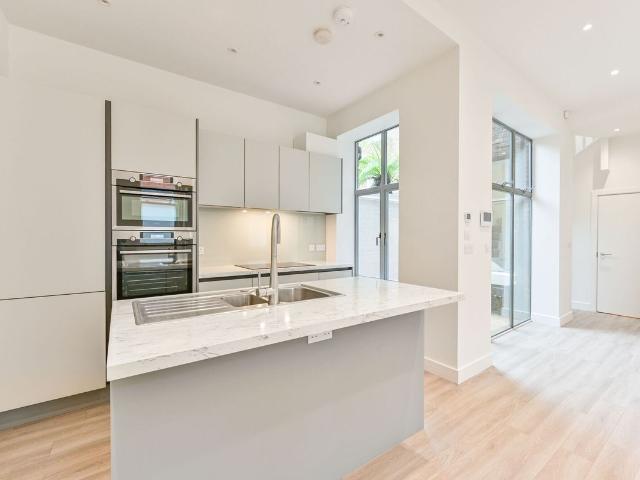 Northington Street, Bloomsbury, London WC1N, 2 bed terraced house to rent, £13,000 pcm | PrimeLocation